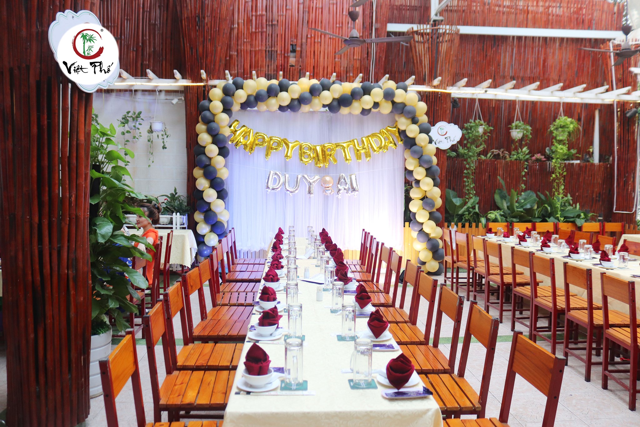 NHÀ HÀNG VIỆT PHỐ